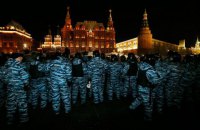 После митингов в Москве и других российских городах начали задерживать прохожих
