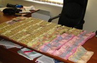 Мариупольских чиновников поймали на хищении миллиона при госзакупках