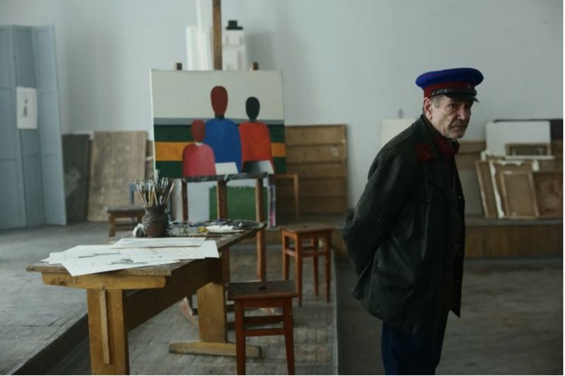 Кадр з фільму 'Малевич' 