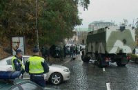В Киеве грузовик Нацгвардии врезался в два автомобиля