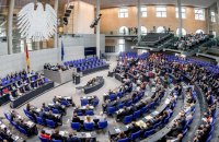 Парламент Німеччини схвалив надання Україні важкого озброєння (оновлення)