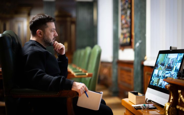 Зеленський доручив посилити роботу мобільних вогневих груп 