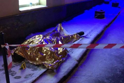 Во Львове во время рейда полиции умер 22-летний парень. Он проглотил пакетик с неизвестным веществом