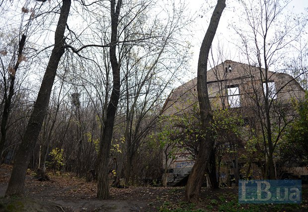 Дважды горевший дом. Здесь будет строительная площадка