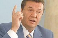 Янукович привезет самолет масок из Китая