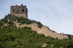 Проливные дожди разрушили часть Великой китайской стены