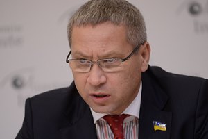 ​Лукьянов: в комитетских резолюциях недоверия правительству Азарова нет правовой силы