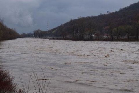 ГСЧС предупредила о повышении уровня воды на реках Закарпатья
