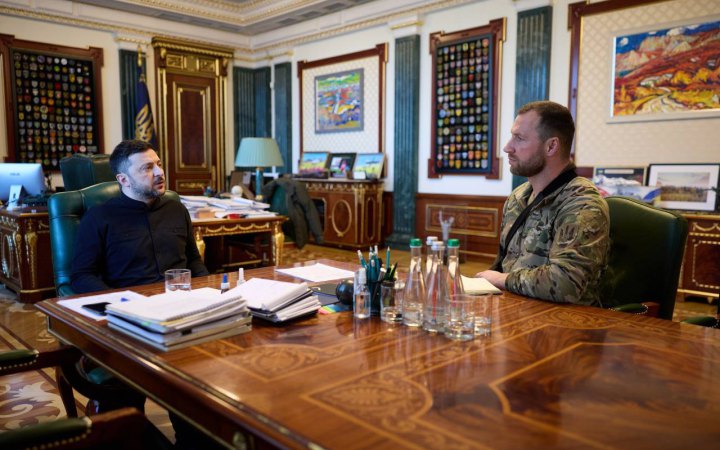 Зеленський зустрівся з керівником ЦСО “А” Хмарою, який буде тимчасовим в.о. голови СБУ 