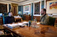 Зеленський зустрівся з керівником ЦСО “А” Хмарою, який буде тимчасовим в.о. голови СБУ 
