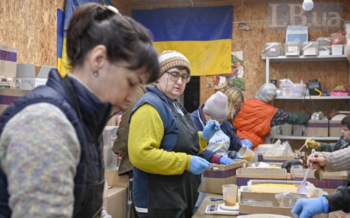 В Україні збільшилася кількість офіційно зареєстрованих волонтерів: уже майже 11 800 