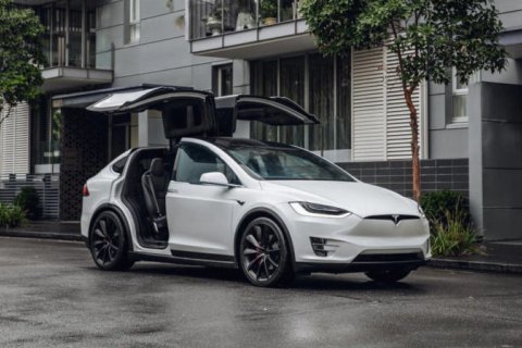 Tesla отзывает более 10 000 автомобилей из-за дефектов