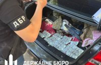 Військовий намагався підкупити прикордонника та втекти за кордон, але той "здав" його ДБР