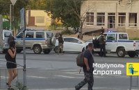 Андрющенко: Окупанти риють окопи впритул до Маріуполя