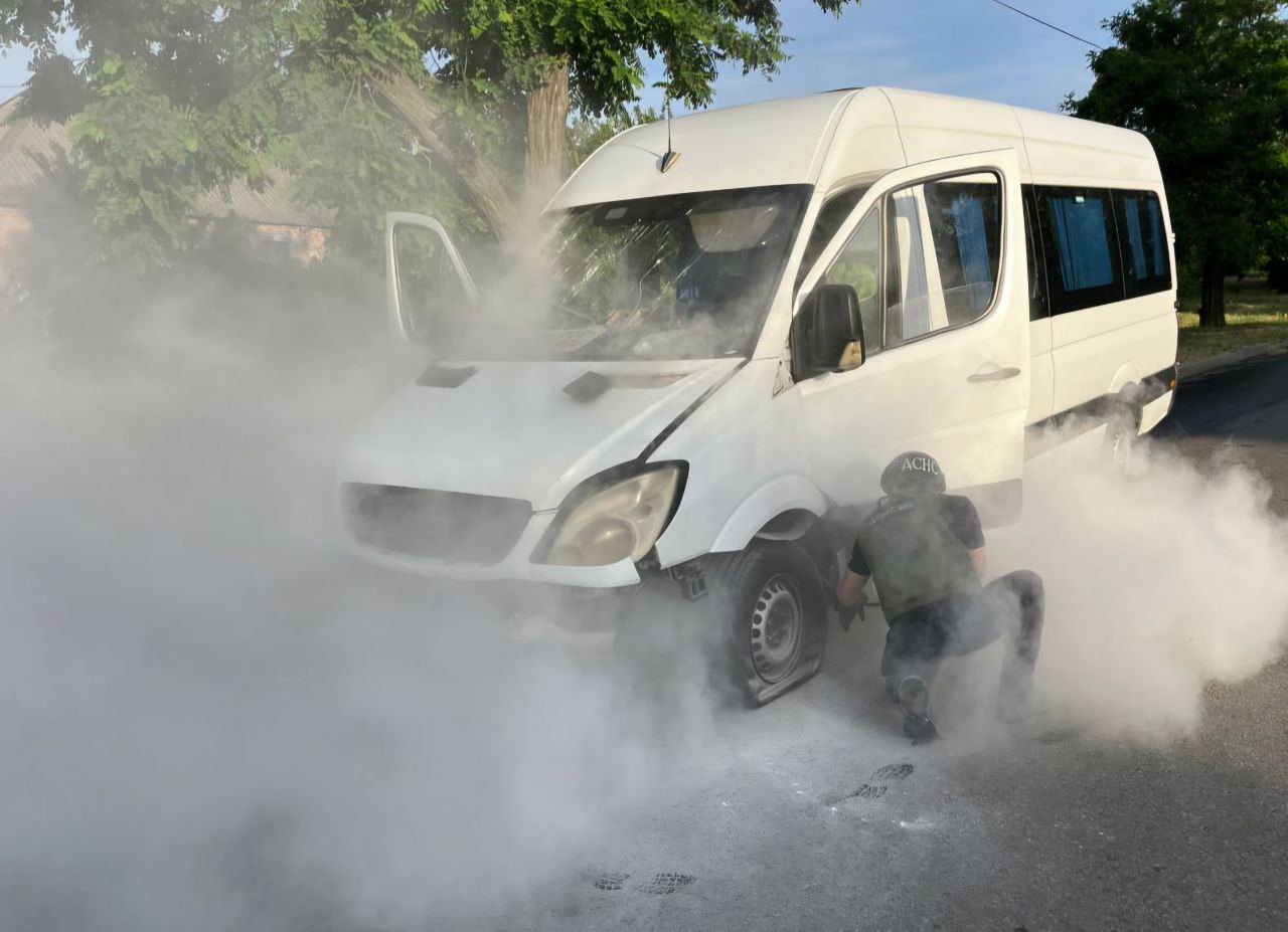Ворожий дрон поцілив у автобус