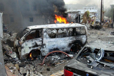 В аэропорту Йемена взорвался начиненный взрывчаткой автомобиль