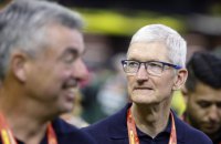 Apple під тиском Трампа інвестує у США додаткові 100 мільярдів доларів