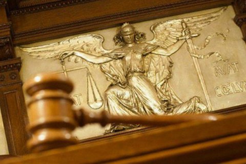 Перший за гратами: екс-податківця посадили на 2 місяці