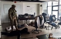 Поліція затримала організатора та учасників шахрайського кол-центру на Одещині