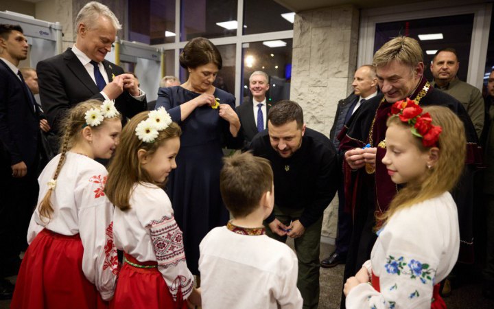 Володимир Зеленський і Гітанас Наусєда відвідали Український центр у Вільнюсі 