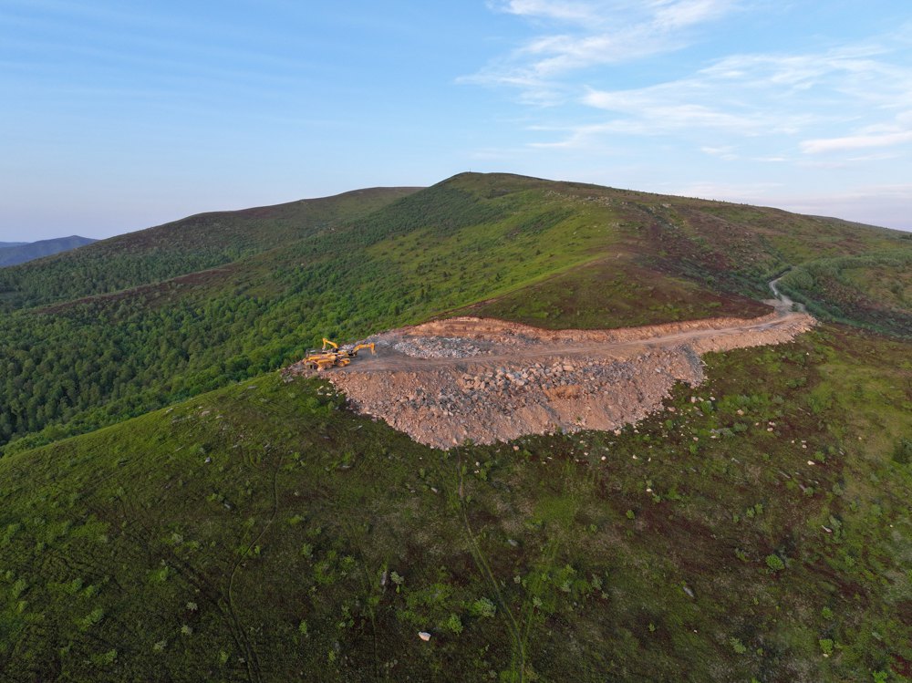 Будівельні роботи на полонині Руна.