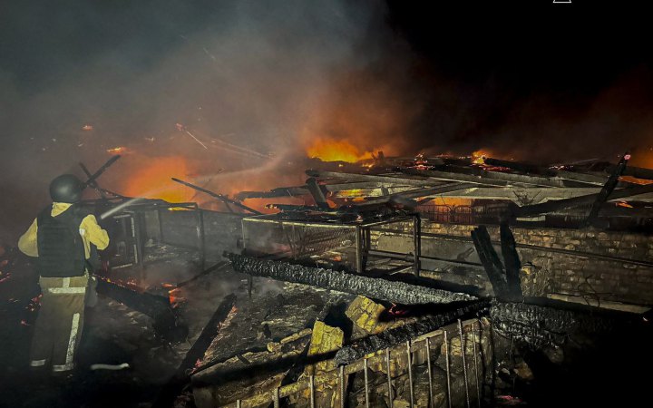 Нічний масований обстріл РФ: Зеленський закликав до посиленого тиску на Росію 