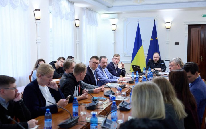 За участі Стефанчука провели зустріч із медіаюристами щодо скандальних законопроєктів, які несуть ризик цензури в Україні