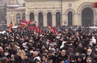 Оппозиция Армении объявила общенациональную забастовку