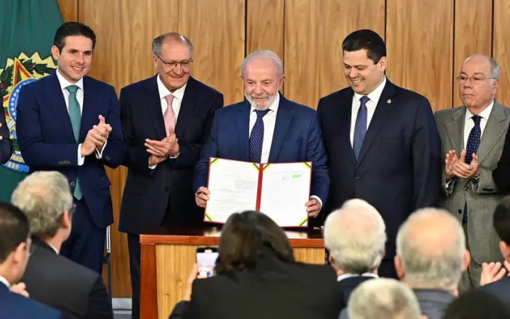 Бразилія прокредитує виробників, що постраждали від тарифів Трампа, на 5,5 млрд доларів