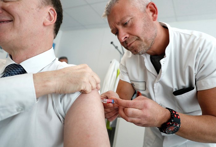 Вакцинування проти грипу під час кампанії у Ніцці, Франція, 24 жовтня 2017.