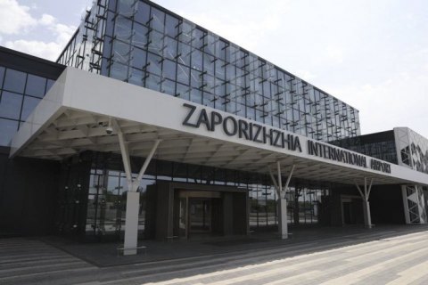 В аэропорту Запорожья не смог сесть самолет из Стамбула из-за непогоды