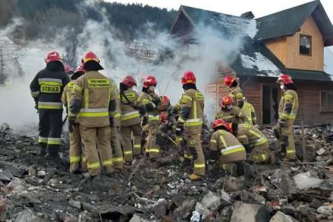 На гірськолижному курорті в Польщі через вибух газу загинули вісім осіб
