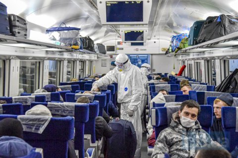 Во Львов и Киев приехал очередной "эвакуационный" поезд с украинцами из Польши