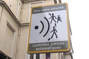 Власти французского города ввели ограничение скорости для пешеходов