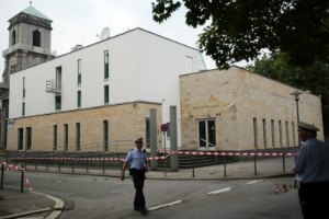 ​В Германии синагогу забросали "коктейлями Молотова"