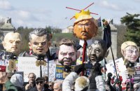 Хвиля антитрампівських протестів “Жодних королів” охопила всі штати США