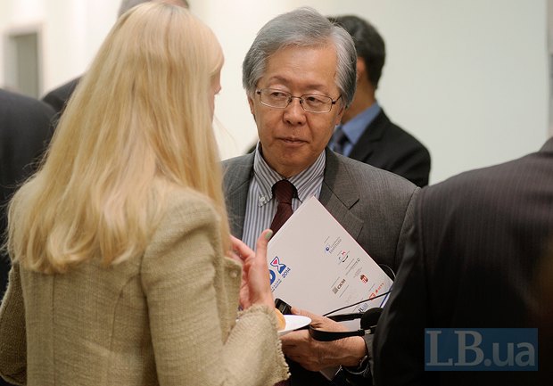 </b><b>Тоичи Саката, Чрезвычайный и Полномочный посол Японии в Украине