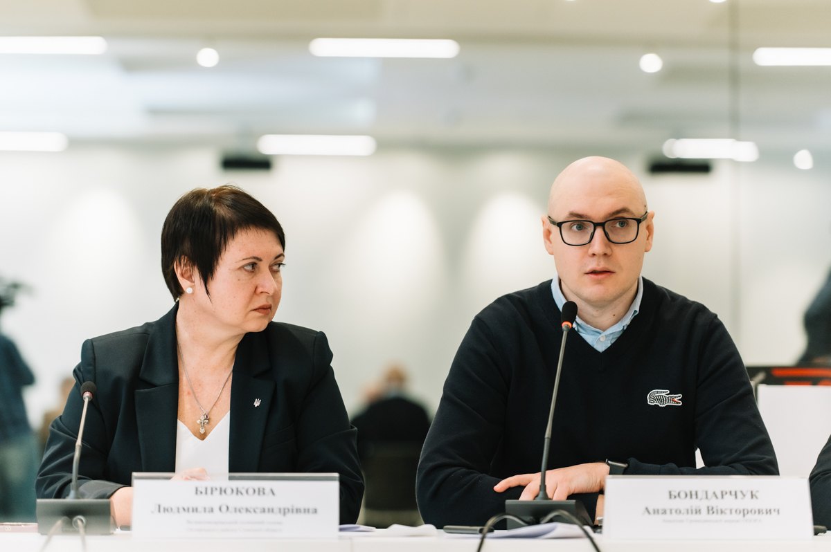 Анатолій Бондарчук (праворуч) 