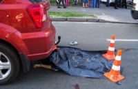 В Киеве под колесами автомобиля погиб ребенок