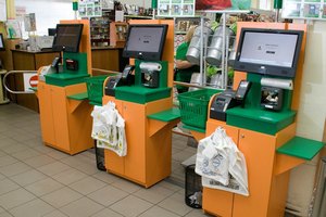 В киевских супермаркетах начали появляться кассы самообслуживания