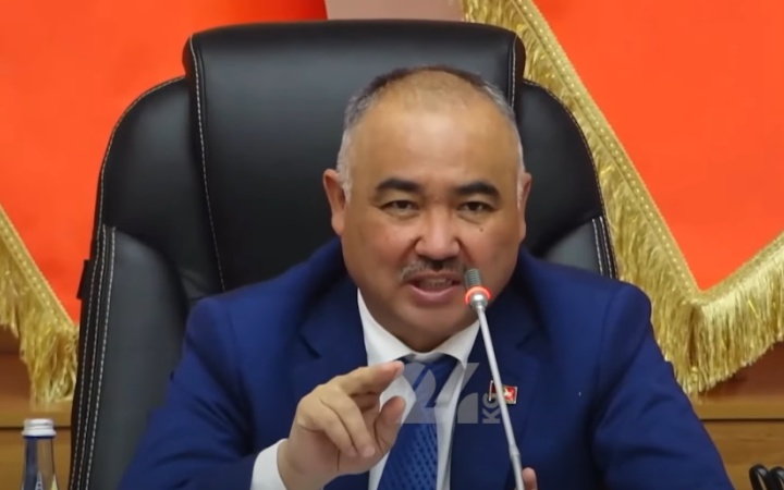 Контент не менше 60%: у Киргизстані посилили роль киргизької мови порівняно з російською