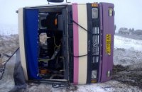 В Херсонской области перевернулся автобус, есть жертвы