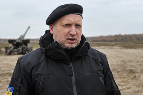 Турчинов заявил о сохраняющейся угрозе наступления России со стороны Крыма 