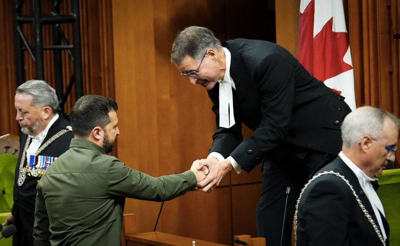 Спікер Палати громад Ентоні Рота вітає президента України Володимира Зеленського в парламенті Канади .