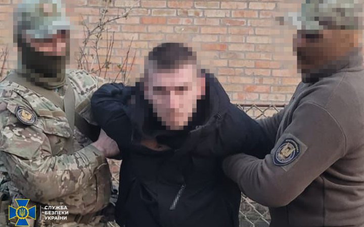 На Дніпропетровщині затримали 2 підозрюваних у підготовці підриву пікапу мобільної вогневої групи, а також ТЦК