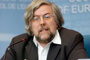 Голова делегації ПАРЄ: в Україні немає за кого голосувати