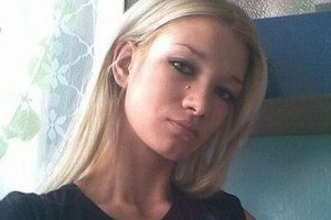 Саша Попова вийшла з коми, але наразі не опритомніла
