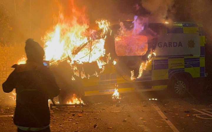 У Дубліні мітинг проти мігрантів переріс у сутички з поліцією