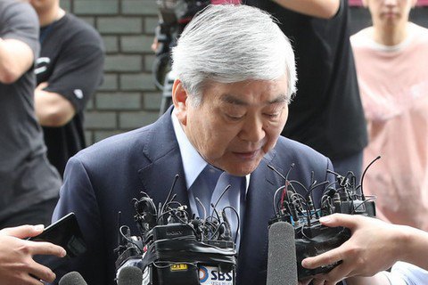 У Південній Кореї видали ордер на арешт голови Korean Air