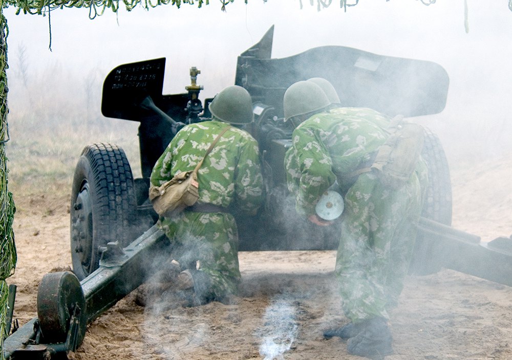 Постріл протитанковою керованою ракетою 'Стугна' призначений для ураження при стрільбі з танка Т-55 або артилерійської гармати МТ-12 